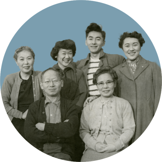 Tagashira family with two friends