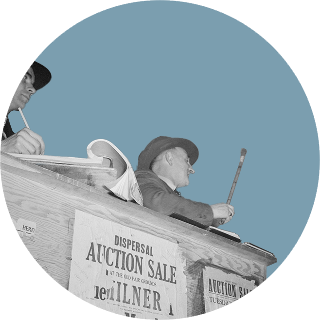 Auctioneer with gravel