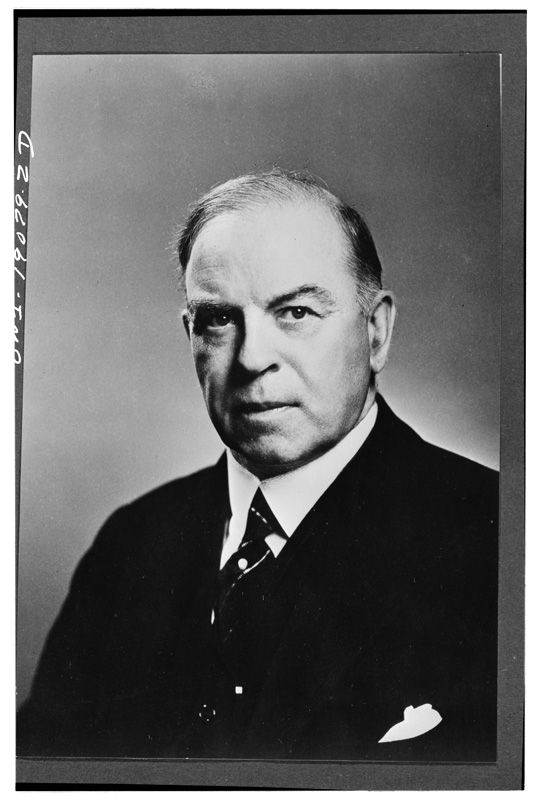 Portrait-of-Prime-Minister-William-Lyon-McKenzie-King